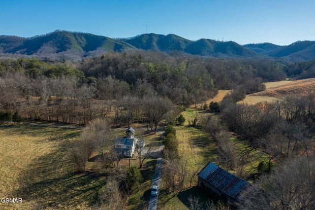 2234 Green Acres Circle, Sevierville, TN 37862