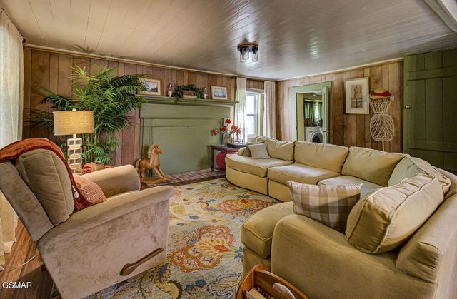 2234 Green Acres Circle, Sevierville, TN 37862