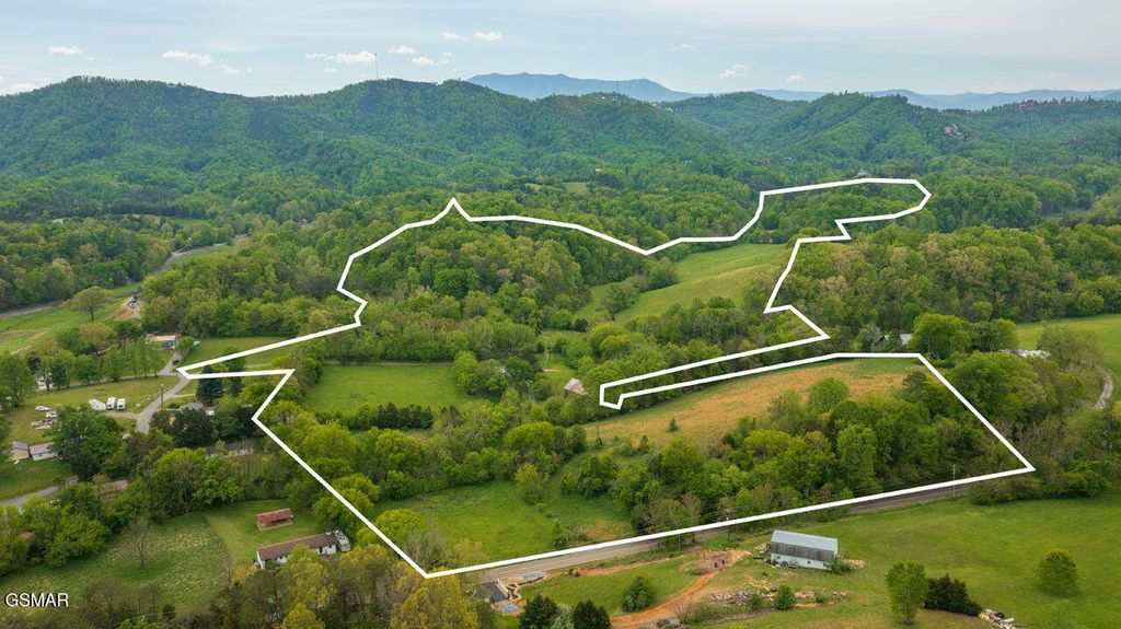 2234 Green Acres Circle, Sevierville, TN 37862