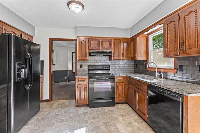 10245 Haskins Street, Overland Park, KS 66215