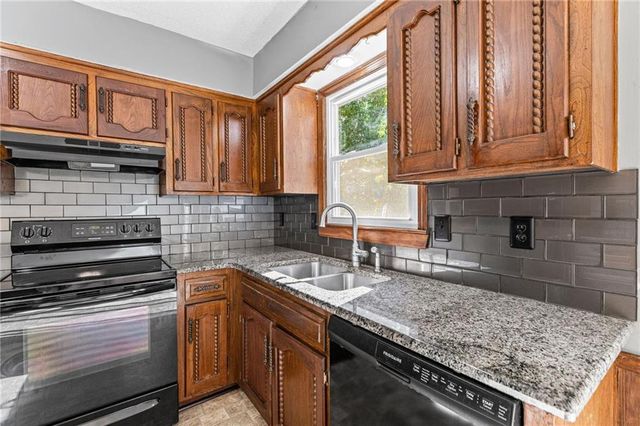 10245 Haskins Street, Overland Park, KS 66215