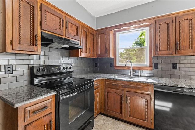 10245 Haskins Street, Overland Park, KS 66215