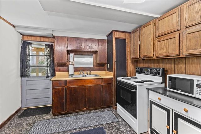 10245 Haskins Street, Overland Park, KS 66215
