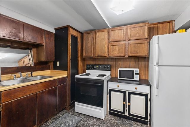 10245 Haskins Street, Overland Park, KS 66215