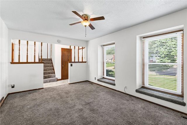10245 Haskins Street, Overland Park, KS 66215