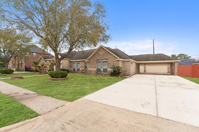 3303 Hickory Knoll Drive, Pearland, TX 77581