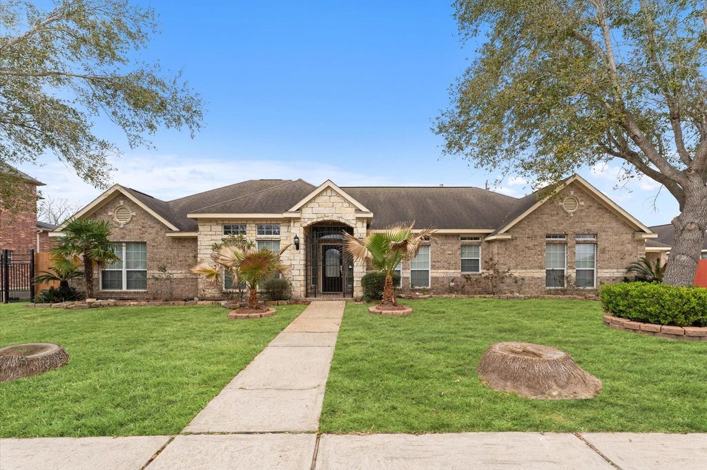 3303 Hickory Knoll Drive, Pearland, TX 77581