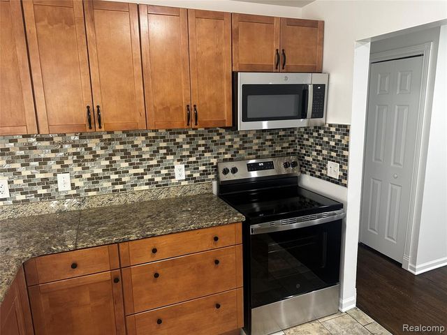 2515 Melvin Avenue, Rochester Hills, MI 48307