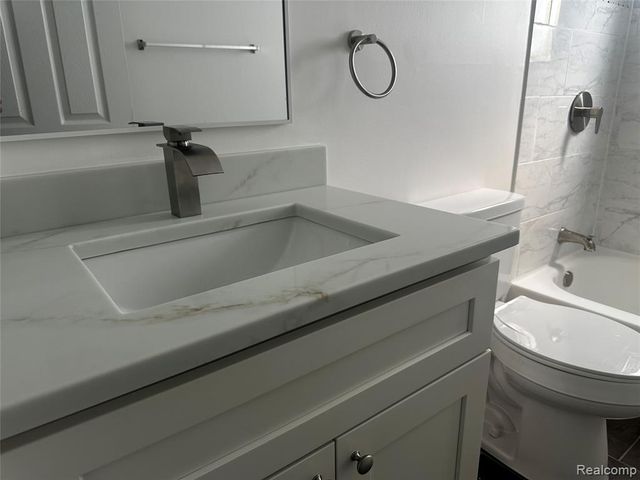 2515 Melvin Avenue, Rochester Hills, MI 48307