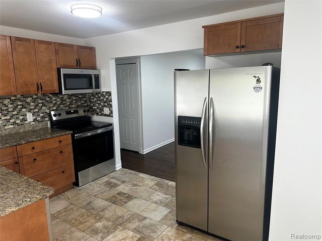 2515 Melvin Avenue, Rochester Hills, MI 48307