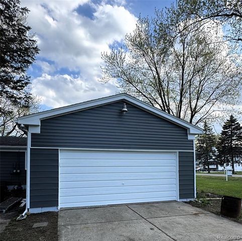 2515 Melvin Avenue, Rochester Hills, MI 48307