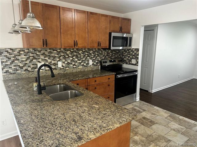 2515 Melvin Avenue, Rochester Hills, MI 48307