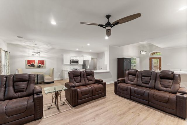 9021 Water Crest Ct Court, Montgomery, TX 77316