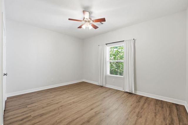 9021 Water Crest Ct Court, Montgomery, TX 77316