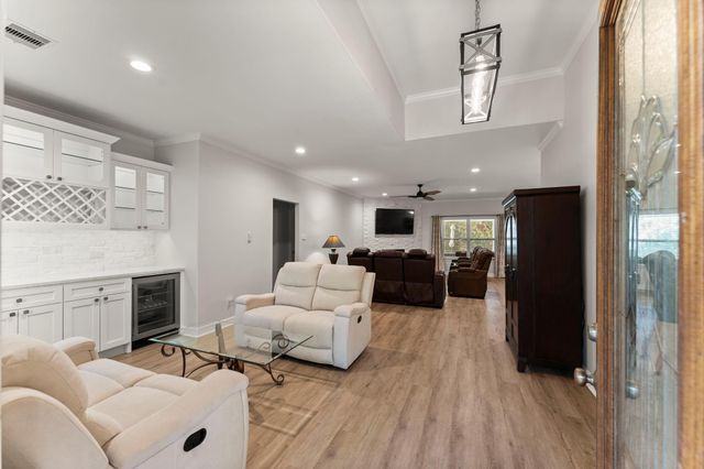 9021 Water Crest Ct Court, Montgomery, TX 77316