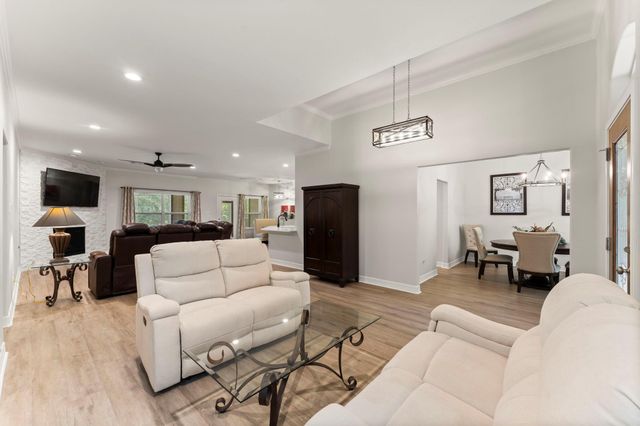 9021 Water Crest Ct Court, Montgomery, TX 77316