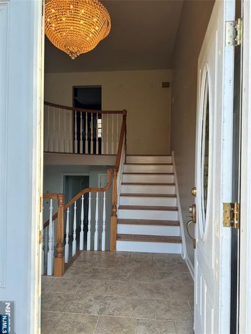 718 Spring Avenue, Ridgewood, NJ 07450