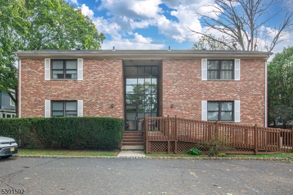 139 Maple Ave 104, Rahway City, NJ 07065