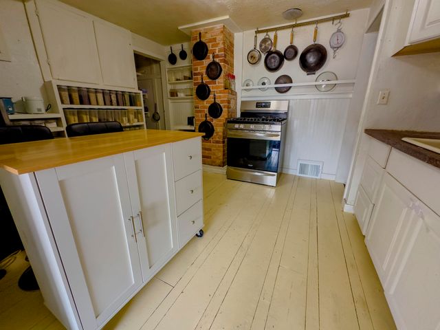 2211 W W Rowan Ave Ave, Spokane, WA 99205