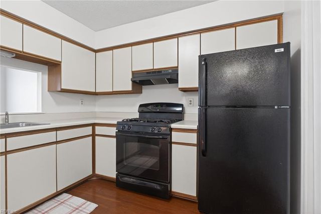 1188 Hillock XING, Virginia Beach, VA 23455