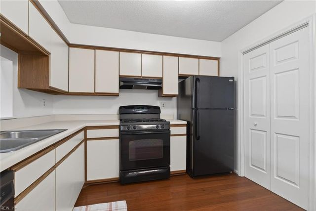 1188 Hillock XING, Virginia Beach, VA 23455