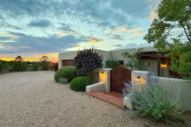 46 Polaris Road, Santa Fe, NM 87506