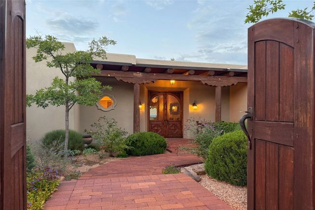 46 Polaris Road, Santa Fe, NM 87506