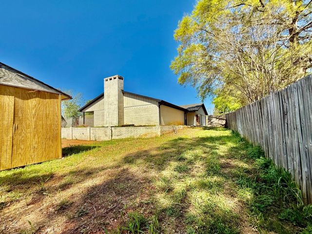 1525 Duncan Dr., Henderson, TX 75654