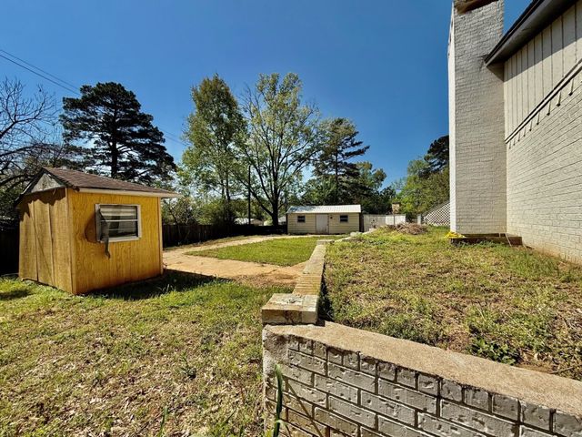 1525 Duncan Dr., Henderson, TX 75654