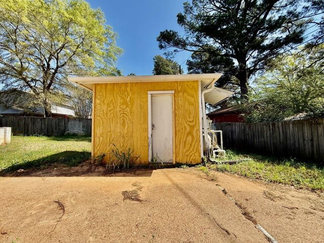 1525 Duncan Dr., Henderson, TX 75654