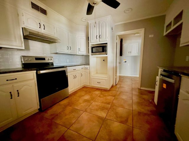 1525 Duncan Dr., Henderson, TX 75654