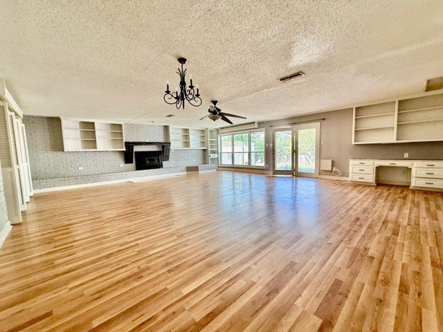 1525 Duncan Dr., Henderson, TX 75654