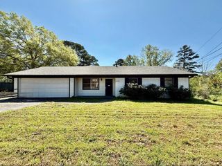 1525 Duncan Dr., Henderson, TX 75654