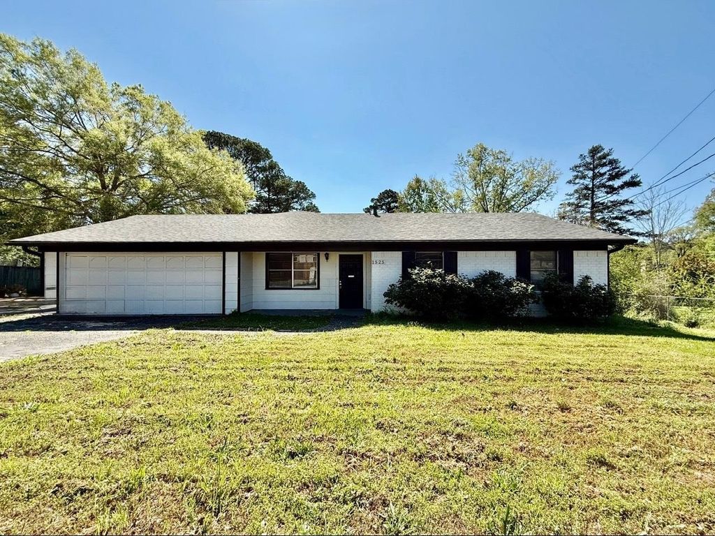 1525 Duncan Dr., Henderson, TX 75654