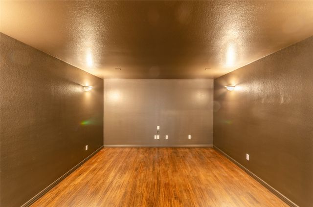 901 Woodcliff Drive, Mckinney, TX 75072