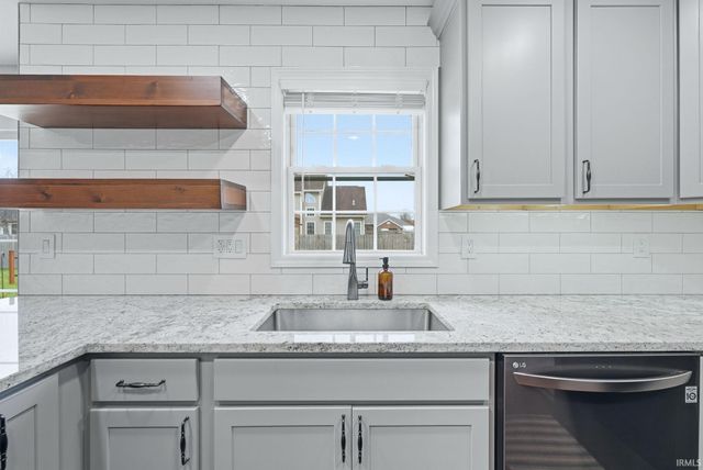 3501 W Wheatfield Lane, Muncie, IN 47304