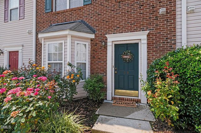 29 Edgebrook Circle, Durham, NC 27703