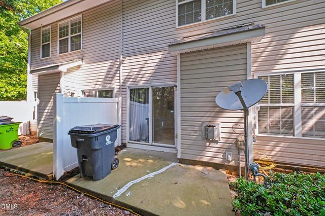 29 Edgebrook Circle, Durham, NC 27703