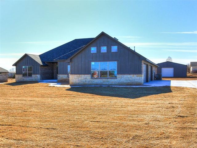 8681 Oak Tree Circle, Edmond, OK 73025