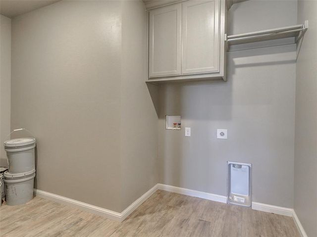 8681 Oak Tree Circle, Edmond, OK 73025