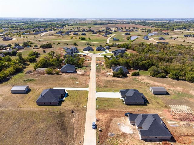 8681 Oak Tree Circle, Edmond, OK 73025