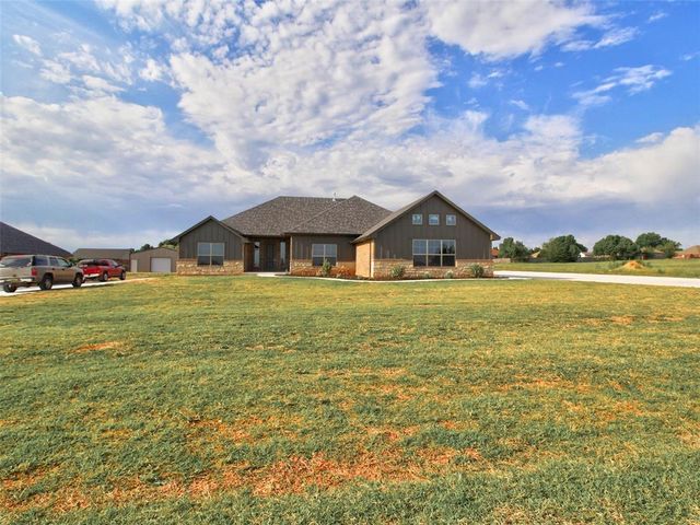 8681 Oak Tree Circle, Edmond, OK 73025