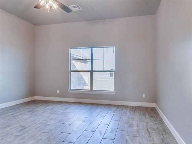 8681 Oak Tree Circle, Edmond, OK 73025