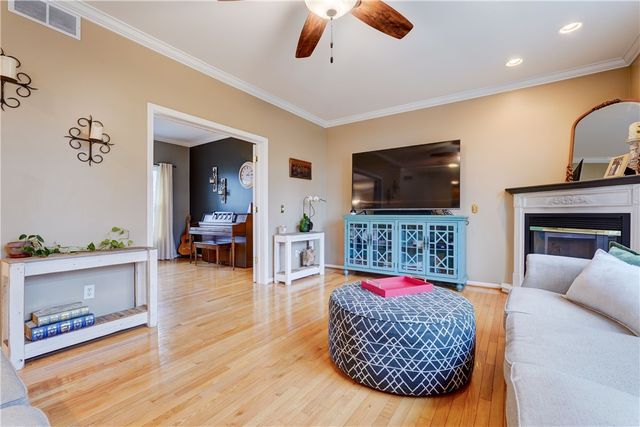 109 Whistlers Cove Lane, Greece, NY 14612