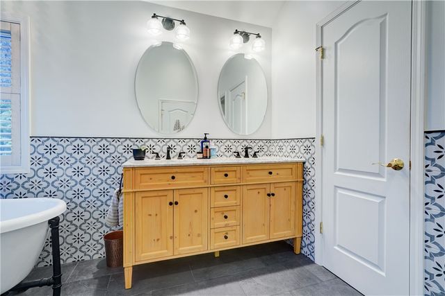 109 Whistlers Cove Lane, Greece, NY 14612