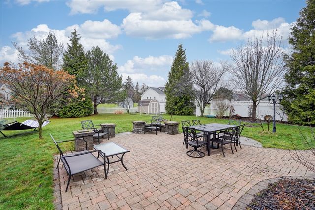 109 Whistlers Cove Lane, Greece, NY 14612