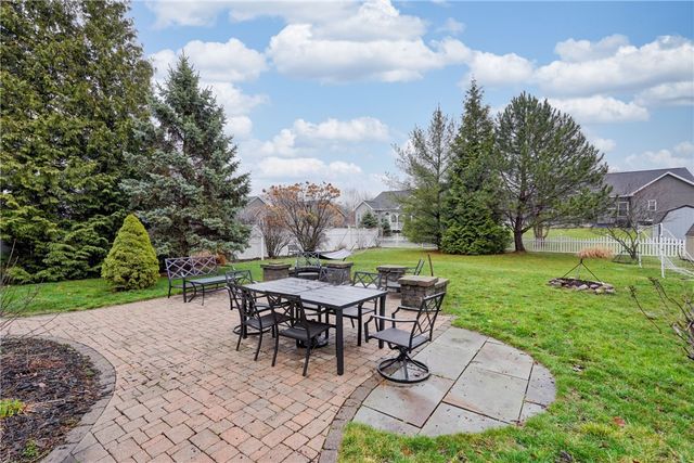 109 Whistlers Cove Lane, Greece, NY 14612