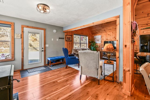 814 Peace In Valley Road, Blue Eye, MO 65611