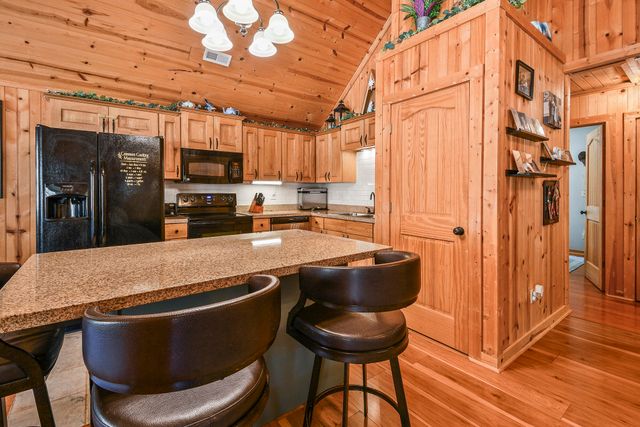 814 Peace In Valley Road, Blue Eye, MO 65611