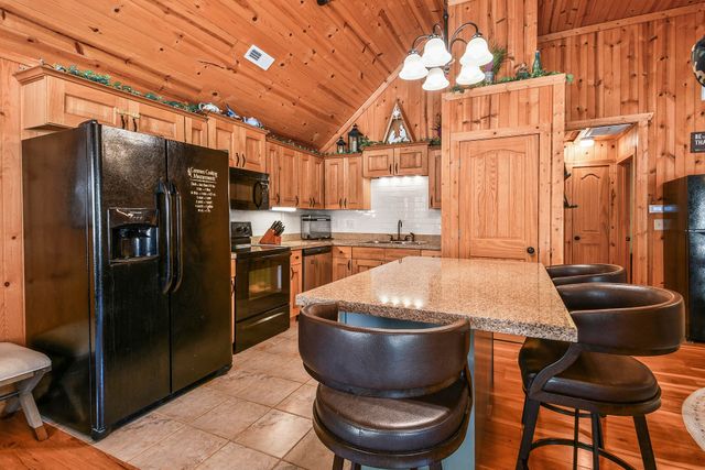 814 Peace In Valley Road, Blue Eye, MO 65611